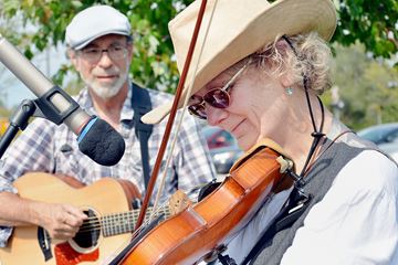 Janie and me at Buskerfest, Newmarket 2014